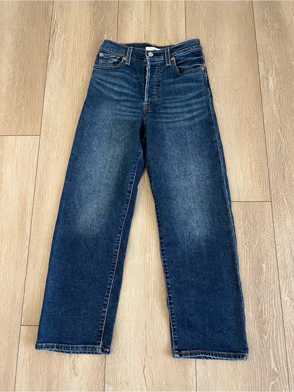 Levi’s Women’s Ribcage Straight Dark Wash Sz 26x27